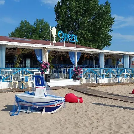 Sea Wolf луксозен с панорамна гледка към морето климатик с нова напълно оборудвана кухня отделна баня с тоалетна гледка към басейна на 30 м от плажа паркинг към хотела навсякъде близо