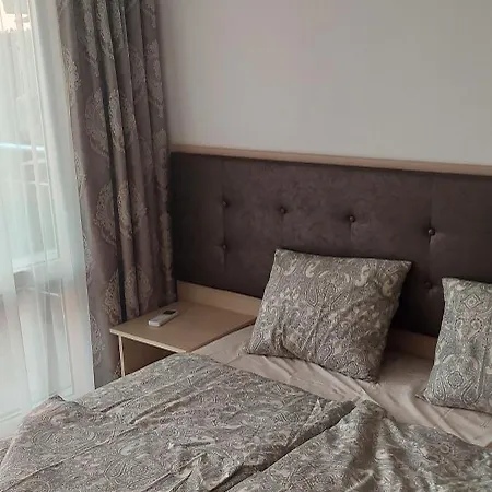 Sea Wolf луксозен с панорамна гледка към морето климатик с нова напълно оборудвана кухня отделна баня с тоалетна гледка към басейна на 30 м от плажа паркинг към хотела навсякъде близо Appartement Lozenets