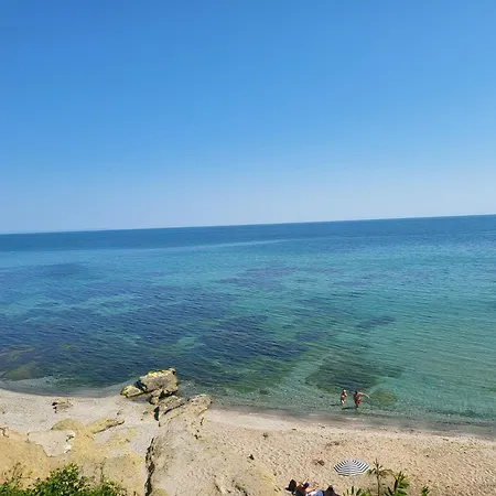 Sea Wolf луксозен с панорамна гледка към морето климатик с нова напълно оборудвана кухня отделна баня с тоалетна гледка към басейна на 30 м от плажа паркинг към хотела навсякъде близо *