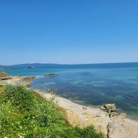 Sea Wolf луксозен с панорамна гледка към морето климатик с нова напълно оборудвана кухня отделна баня с тоалетна гледка към басейна на 30 м от плажа паркинг към хотела навсякъде близо Łozenec