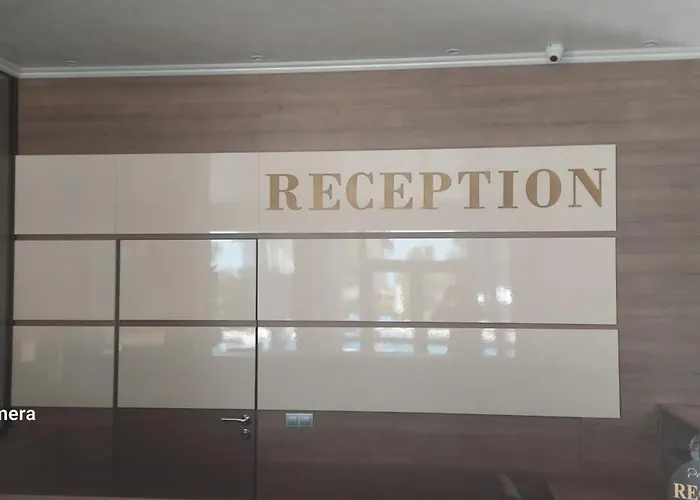 Апартаменты Sea Wolf луксозен с панорамна гледка към морето климатик с нова напълно оборудвана кухня отделна баня с тоалетна гледка към басейна на 30 м от плажа паркинг към хотела навсякъде близо