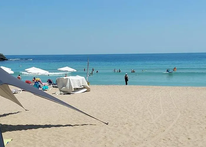 Sea Wolf луксозен с панорамна гледка към морето климатик с нова напълно оборудвана кухня отделна баня с тоалетна гледка към басейна на 30 м от плажа паркинг към хотела навсякъде близо * Лозенец