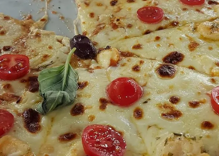 Апартаменты Sea Wolf луксозен с панорамна гледка към морето климатик с нова напълно оборудвана кухня отделна баня с тоалетна гледка към басейна на 30 м от плажа паркинг към хотела навсякъде близо