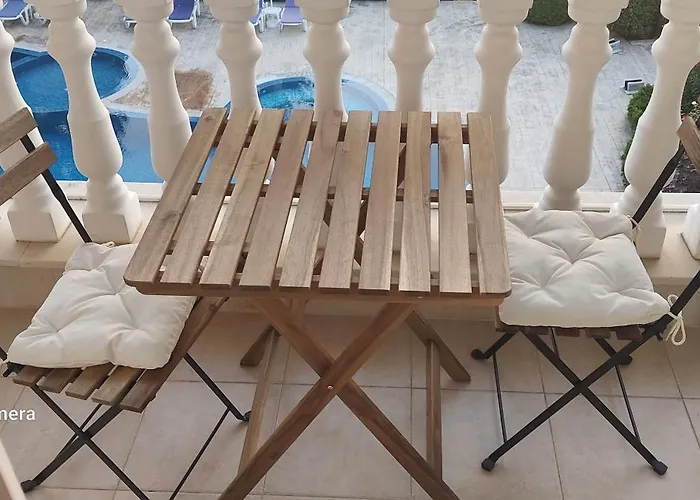 Апартаменты Sea Wolf луксозен с панорамна гледка към морето климатик с нова напълно оборудвана кухня отделна баня с тоалетна гледка към басейна на 30 м от плажа паркинг към хотела навсякъде близо *