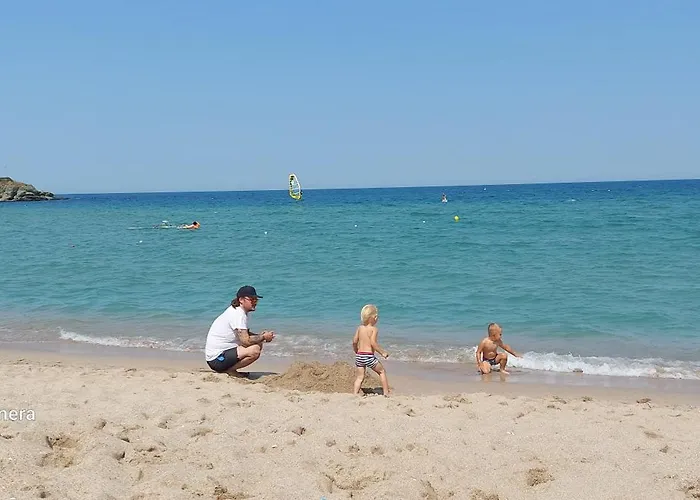 Sea Wolf луксозен с панорамна гледка към морето климатик с нова напълно оборудвана кухня отделна баня с тоалетна гледка към басейна на 30 м от плажа паркинг към хотела навсякъде близо