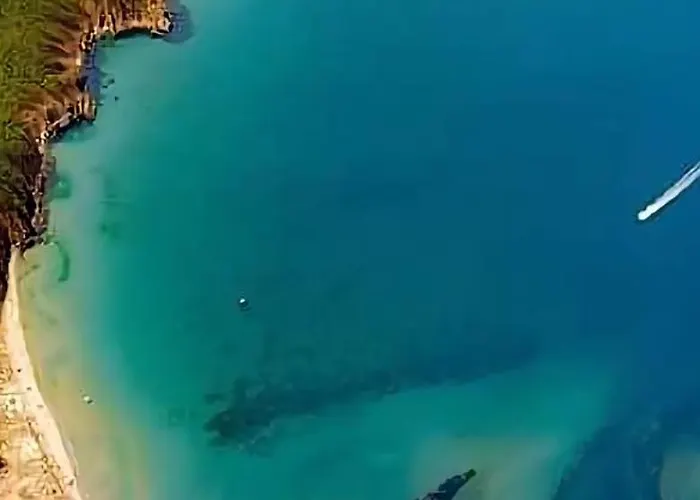 Апартаменты Sea Wolf луксозен с панорамна гледка към морето климатик с нова напълно оборудвана кухня отделна баня с тоалетна гледка към басейна на 30 м от плажа паркинг към хотела навсякъде близо Лозенец